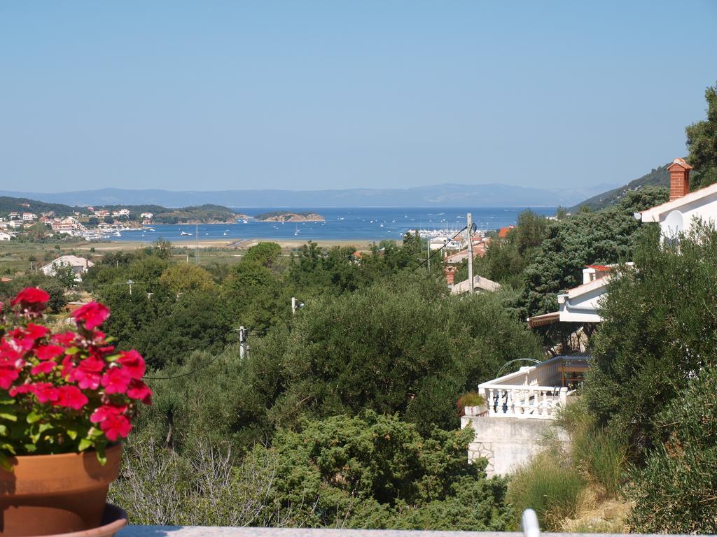 Apartments Dumicic Supetarska Draga Bilik gambar